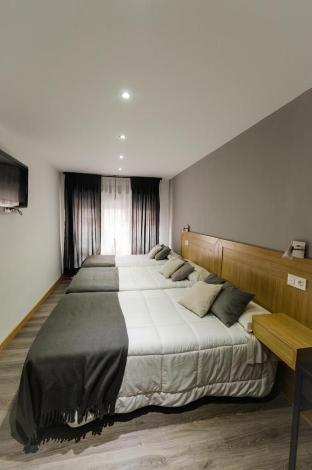 Hostal Libertad Хихон Стая снимка